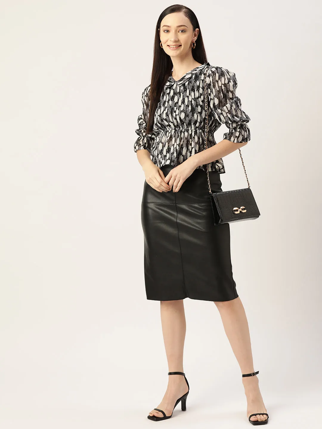 Abstract Print Peter Pan Collar Top