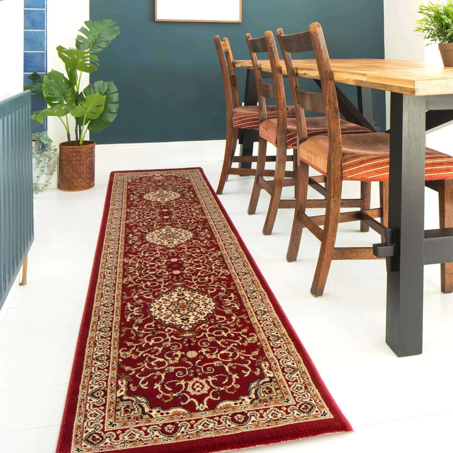 Traditional Red Bordered Rug
